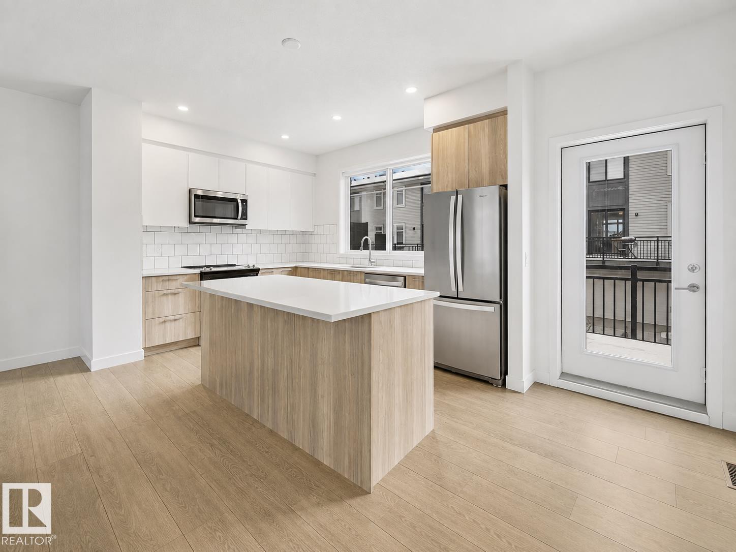 #528 857 BELMONT DR SW - 8