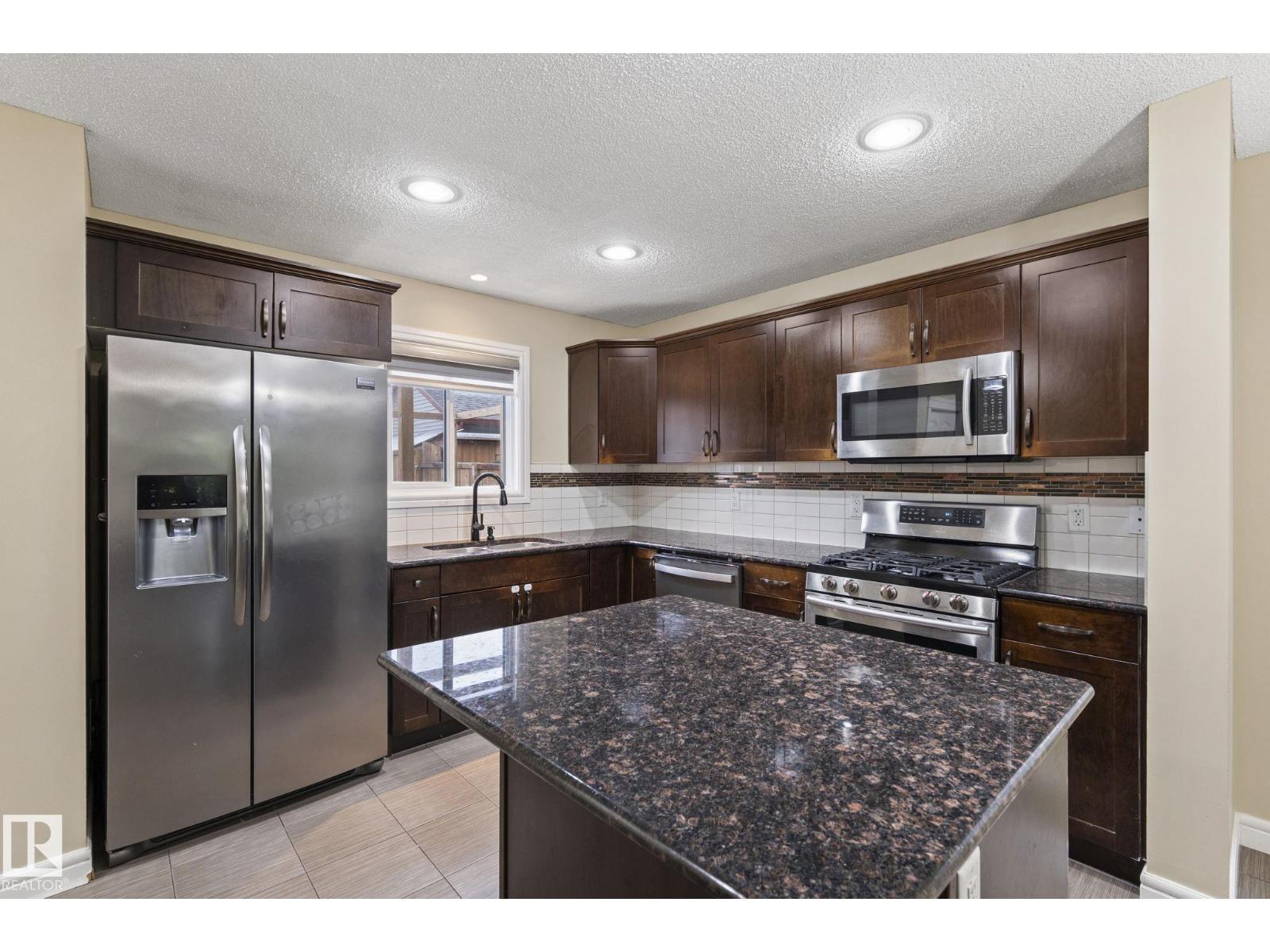 1209 30 Avenue NW - Photo 8