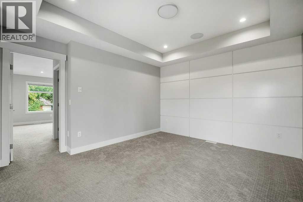 637 14 Avenue NE - Image 16