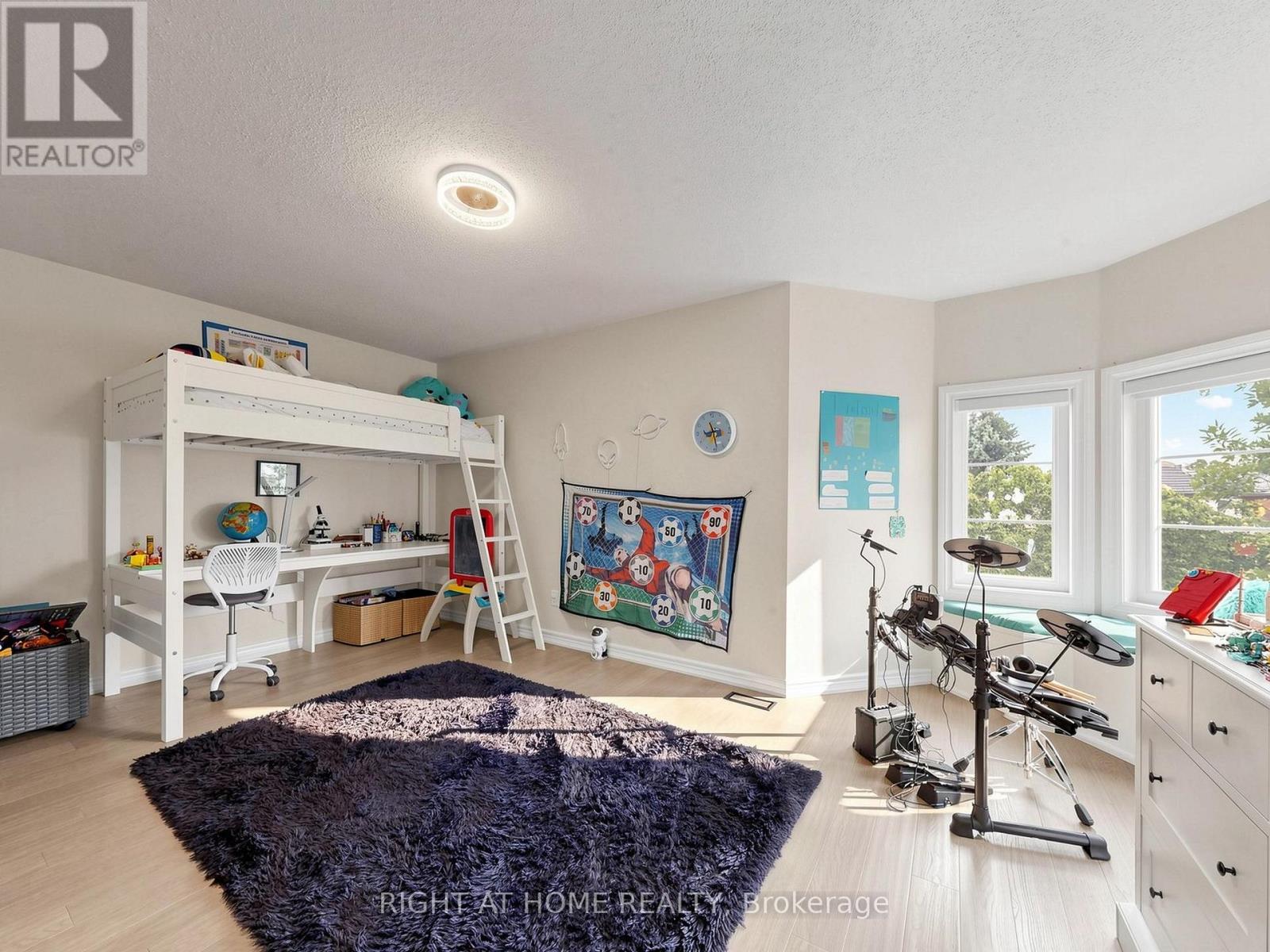 161 AUSTIN PAUL DRIVE N - 22