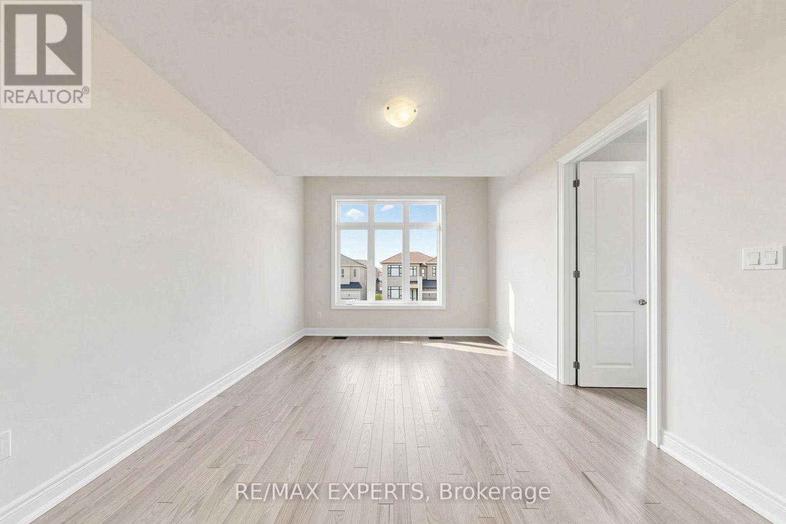 7 LORRAINE HAND CRESCENT - Image 35