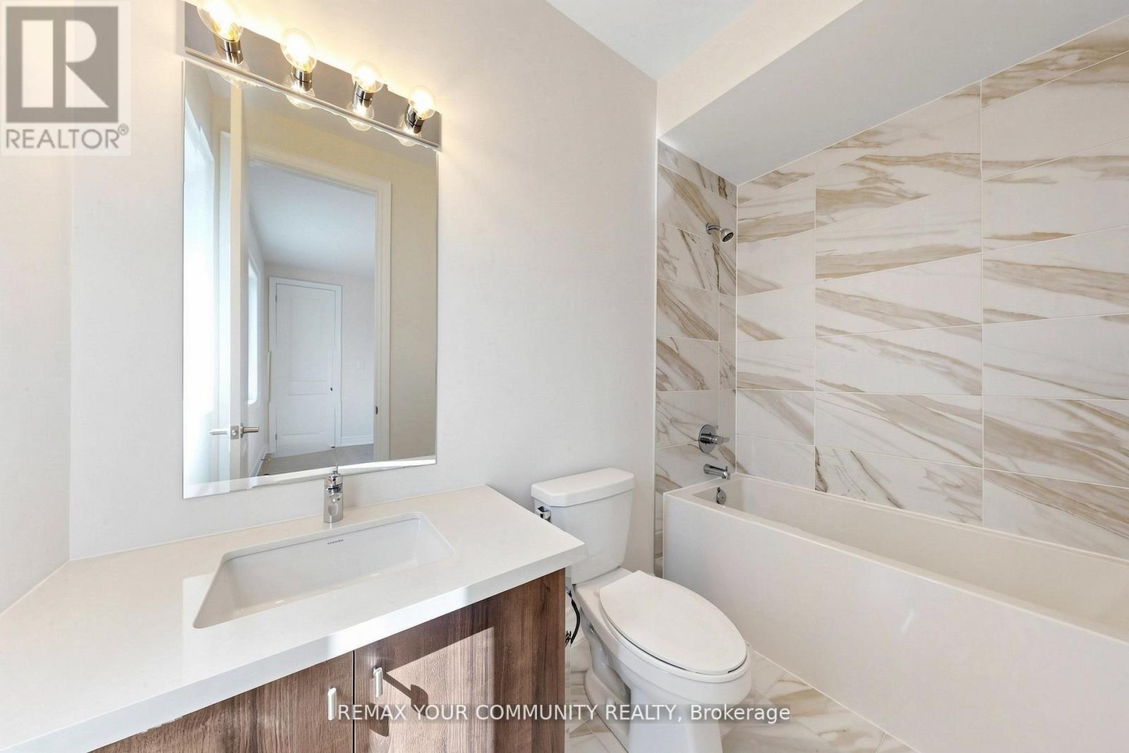 31 LORRAIN HAND CRESCENT - 24