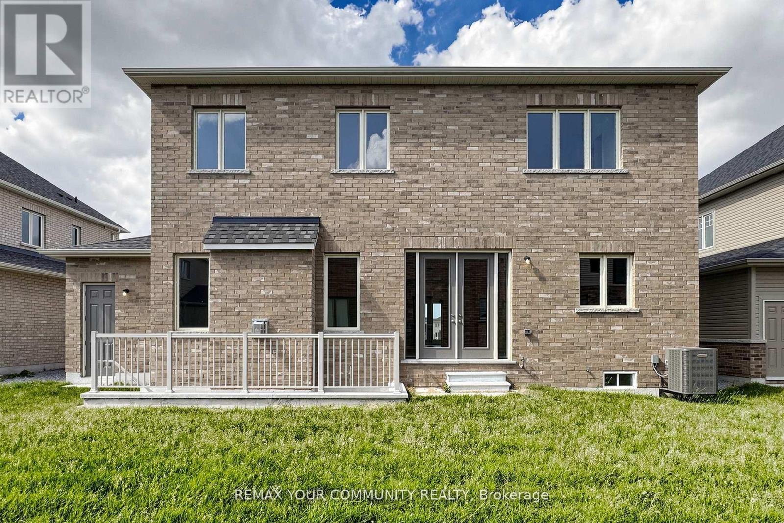 31 LORRAIN HAND CRESCENT - Image 28