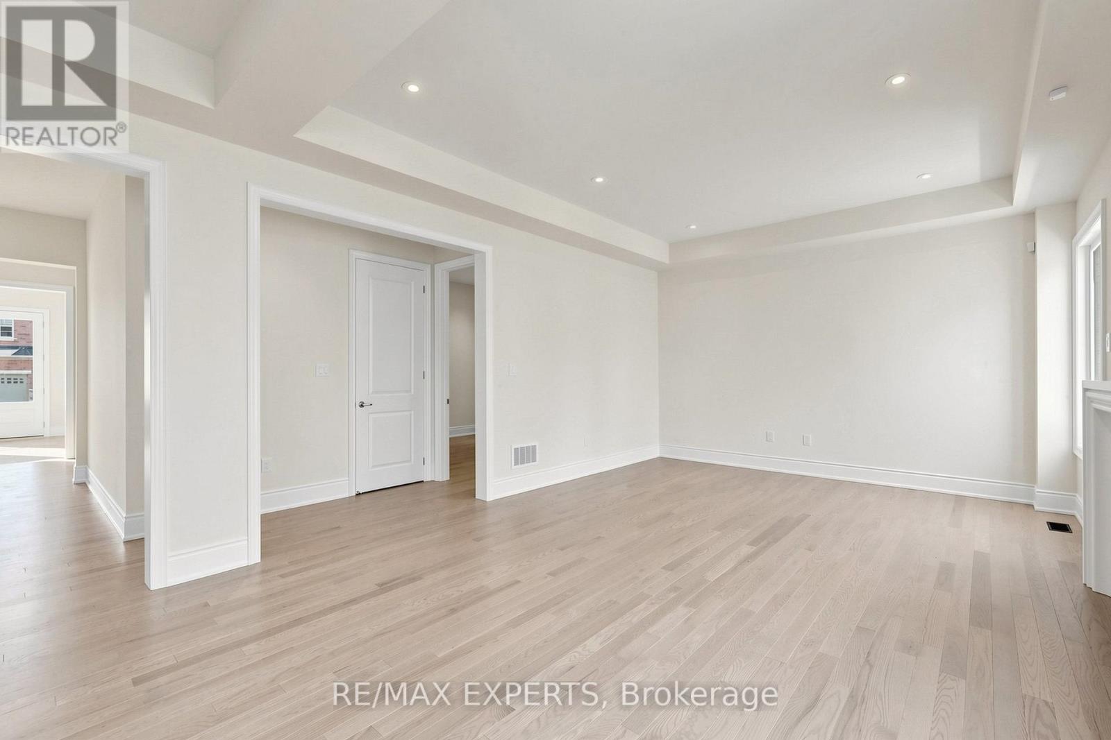 60 BUD LEGGETT CRESCENT - 10