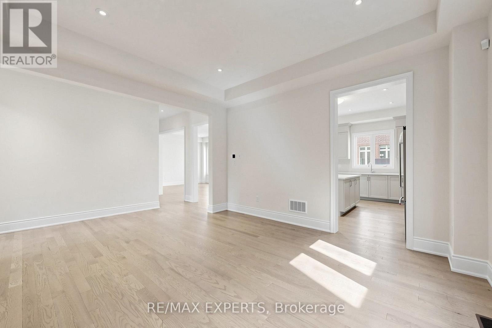 60 BUD LEGGETT CRESCENT - 17