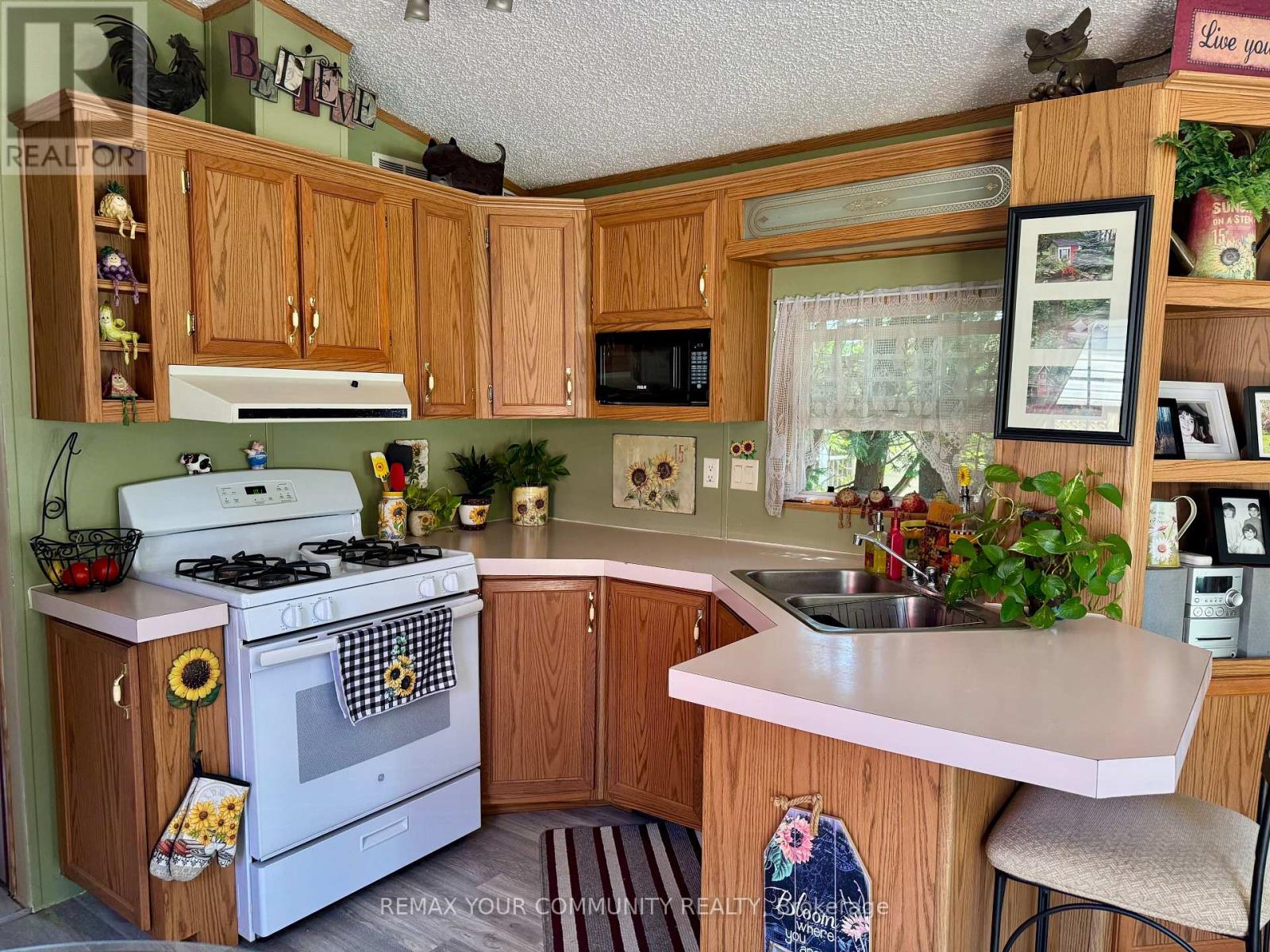 #324 285 CRYDERMANS SIDE ROAD - Image 10
