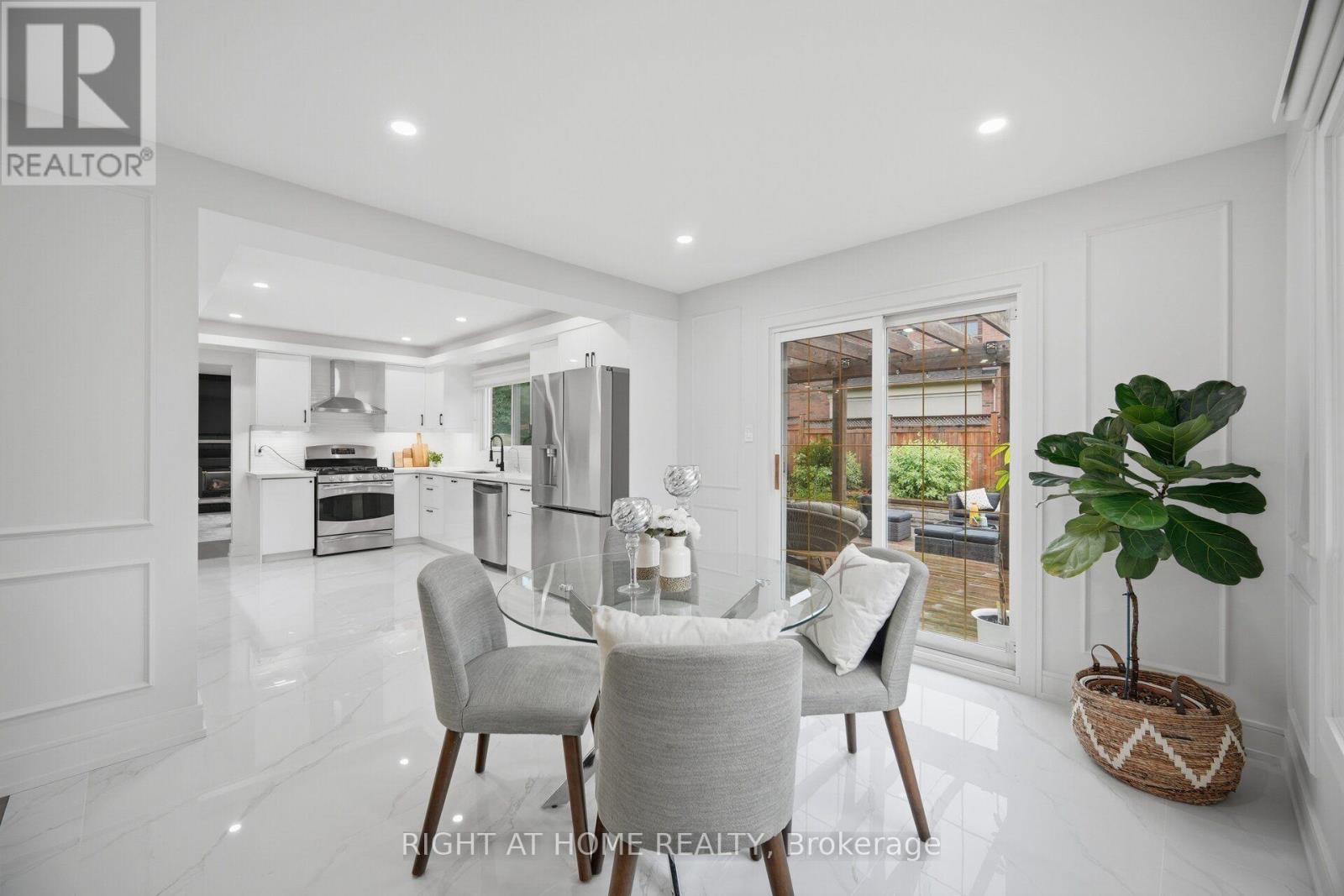 4 SIMMONS CRESCENT - 9
