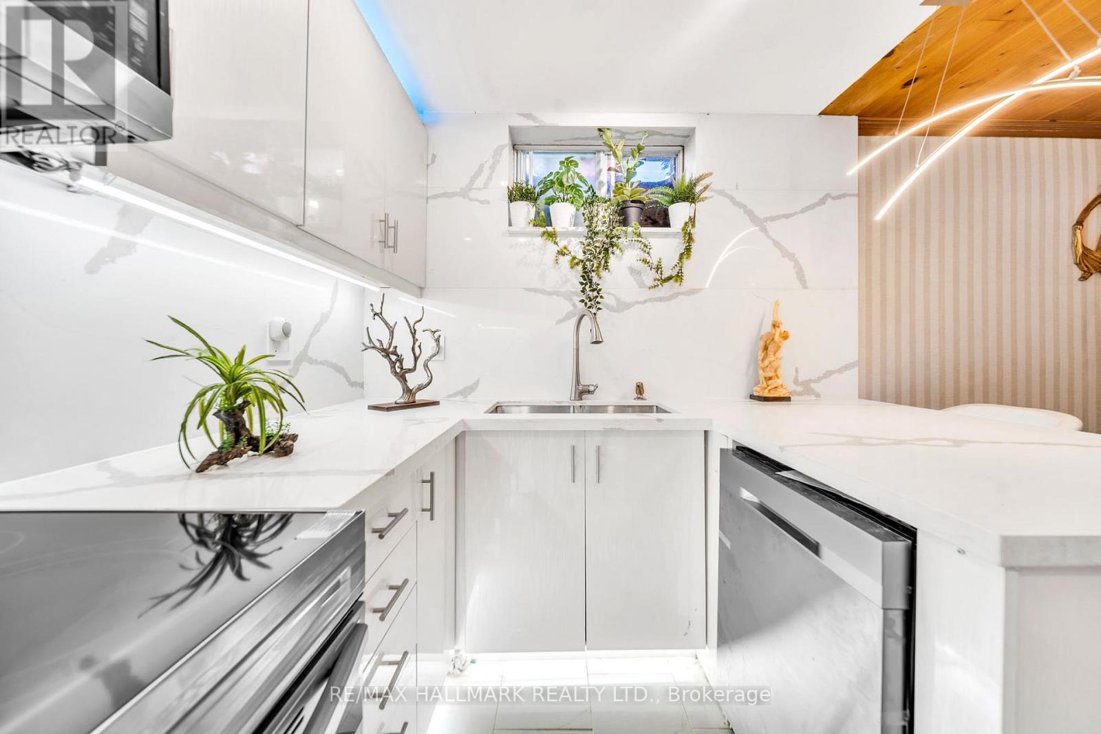 268 PASADENA DRIVE - 22