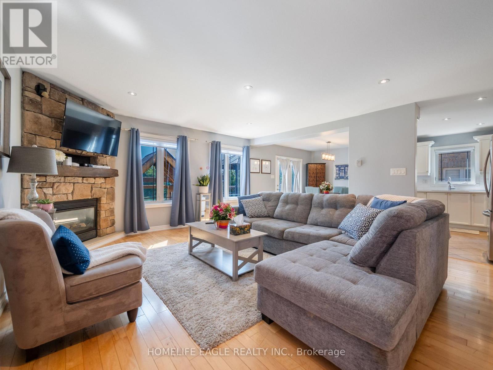 25 MEADOWVIEW DRIVE - 3