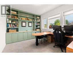 5pc Ensuite bath - 1791 22 Street Ne, Salmon Arm, BC V1E3M9 Photo 15
