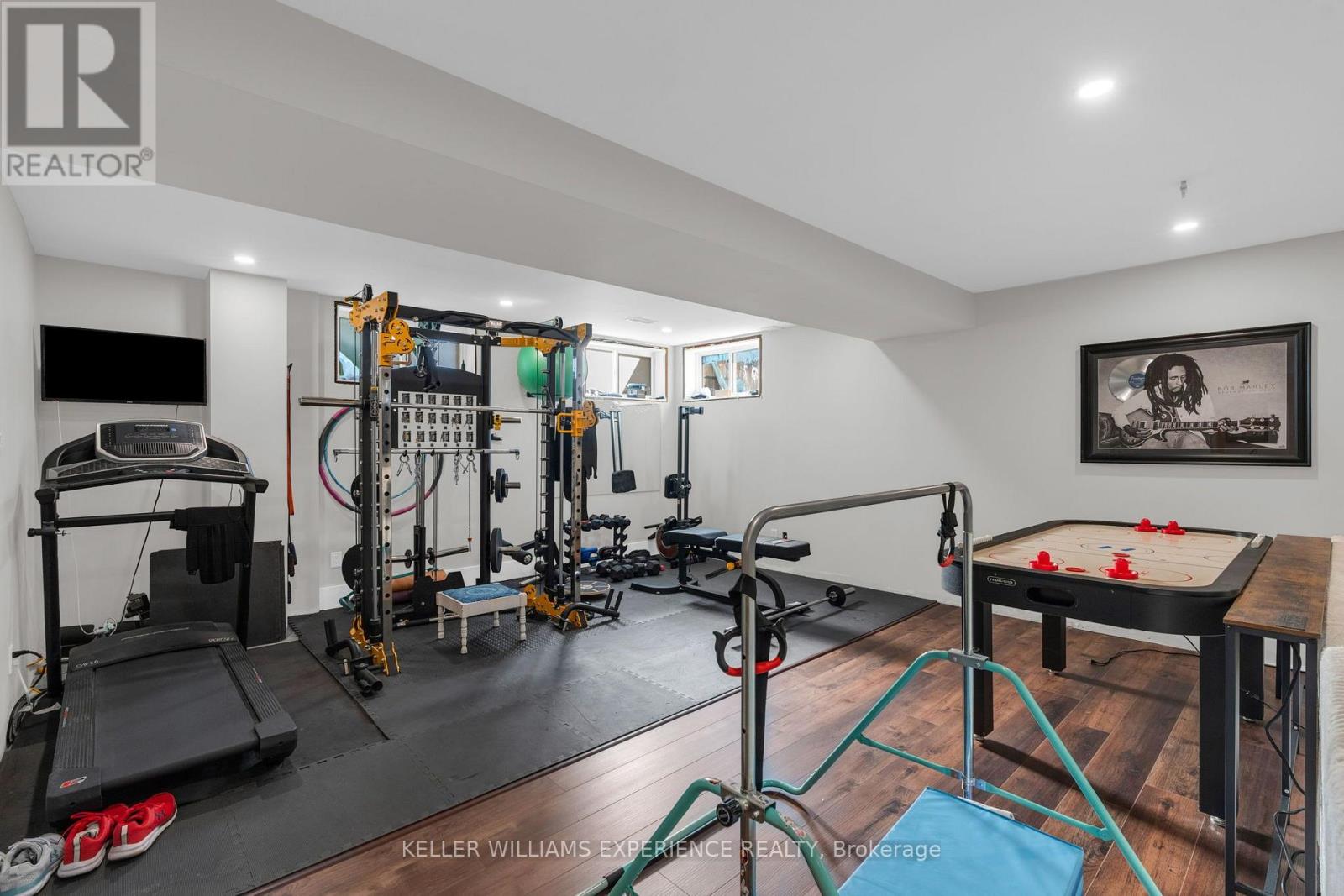 53 SOVEREIGN'S GATE - Image 24