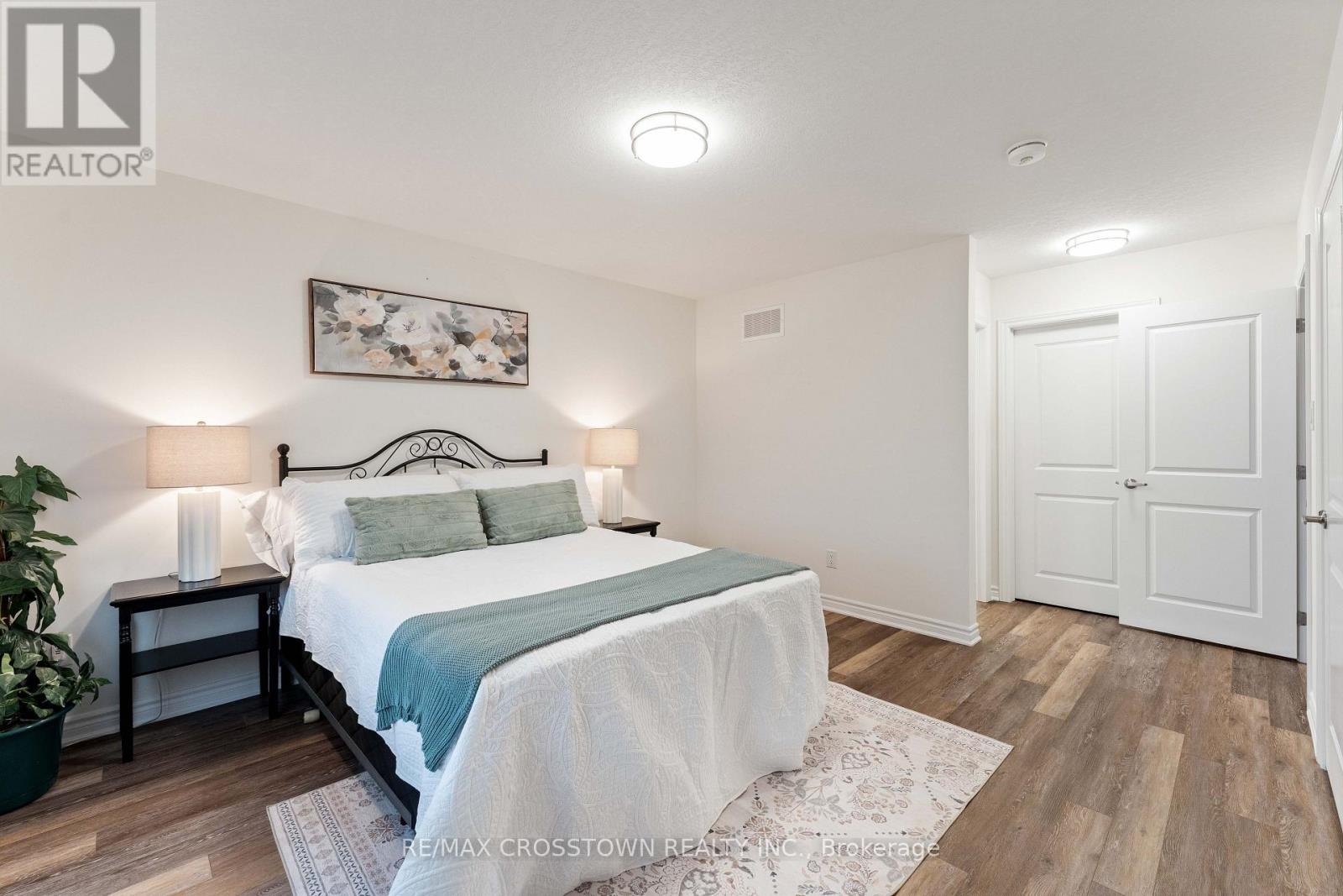 70 IVY CRESCENT - Image 13