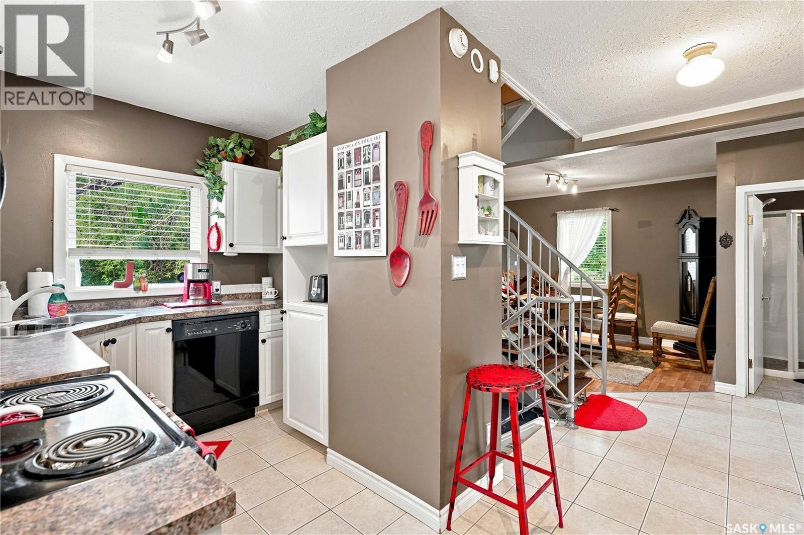 4828 8TH AVENUE - 15