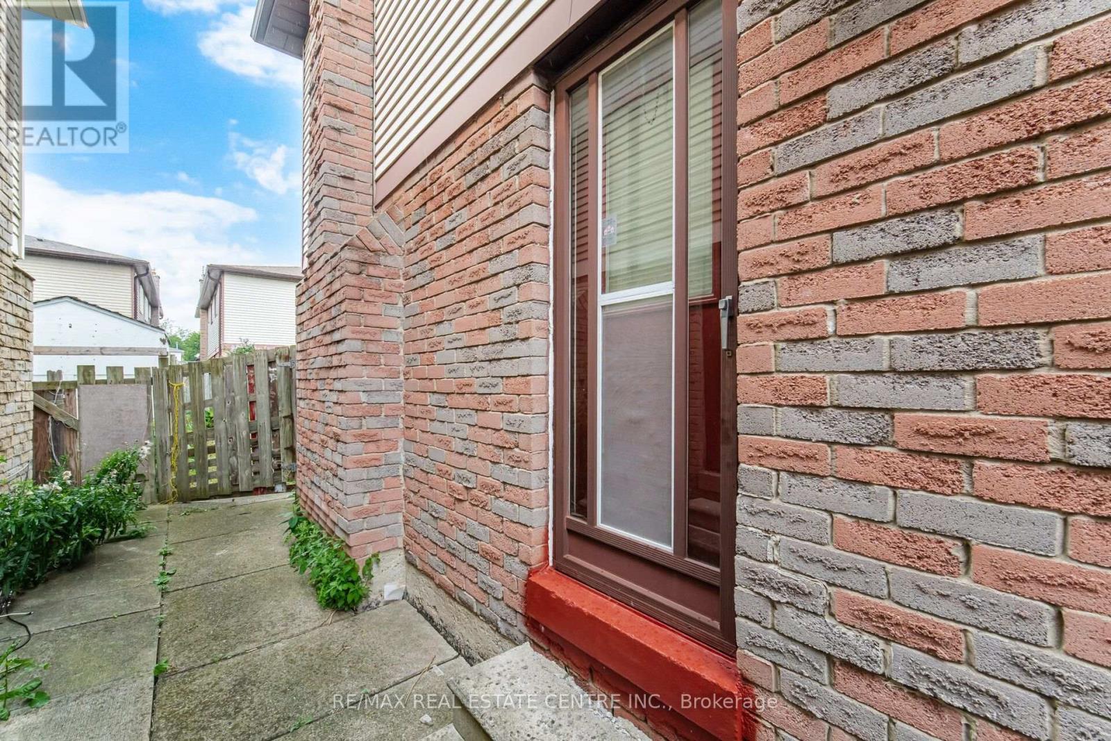 13 DAFOE CRESCENT - Image 42