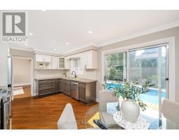 Kitchen - 1677 Sherwood Forrest Circle, Mississauga, ON L5K2G8 Photo 13