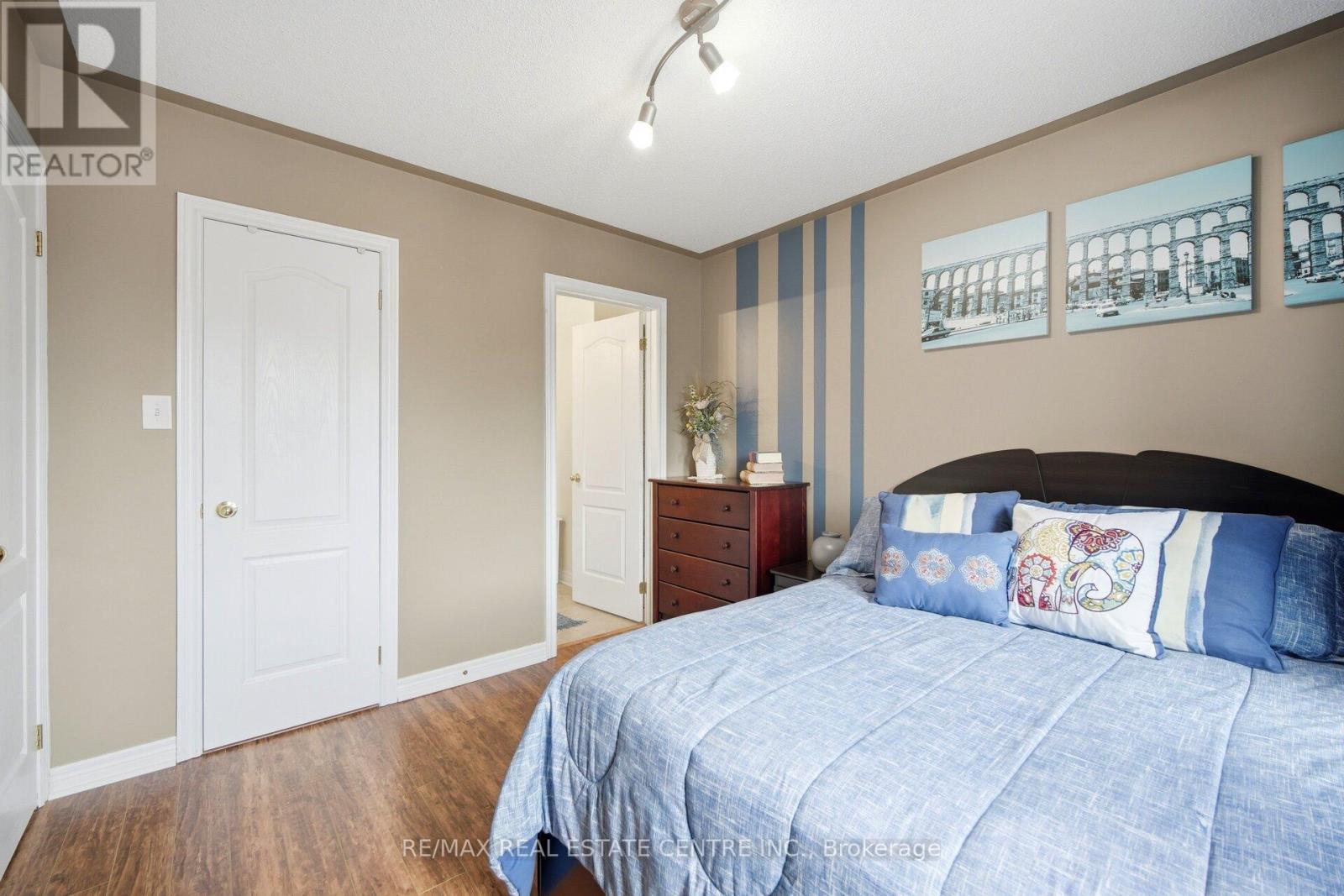 16 GAMSON CRESCENT - 27