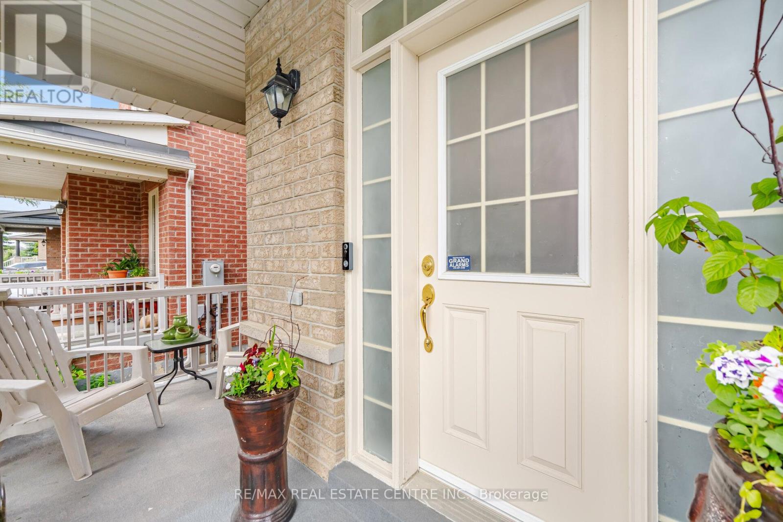 16 GAMSON CRESCENT - 4