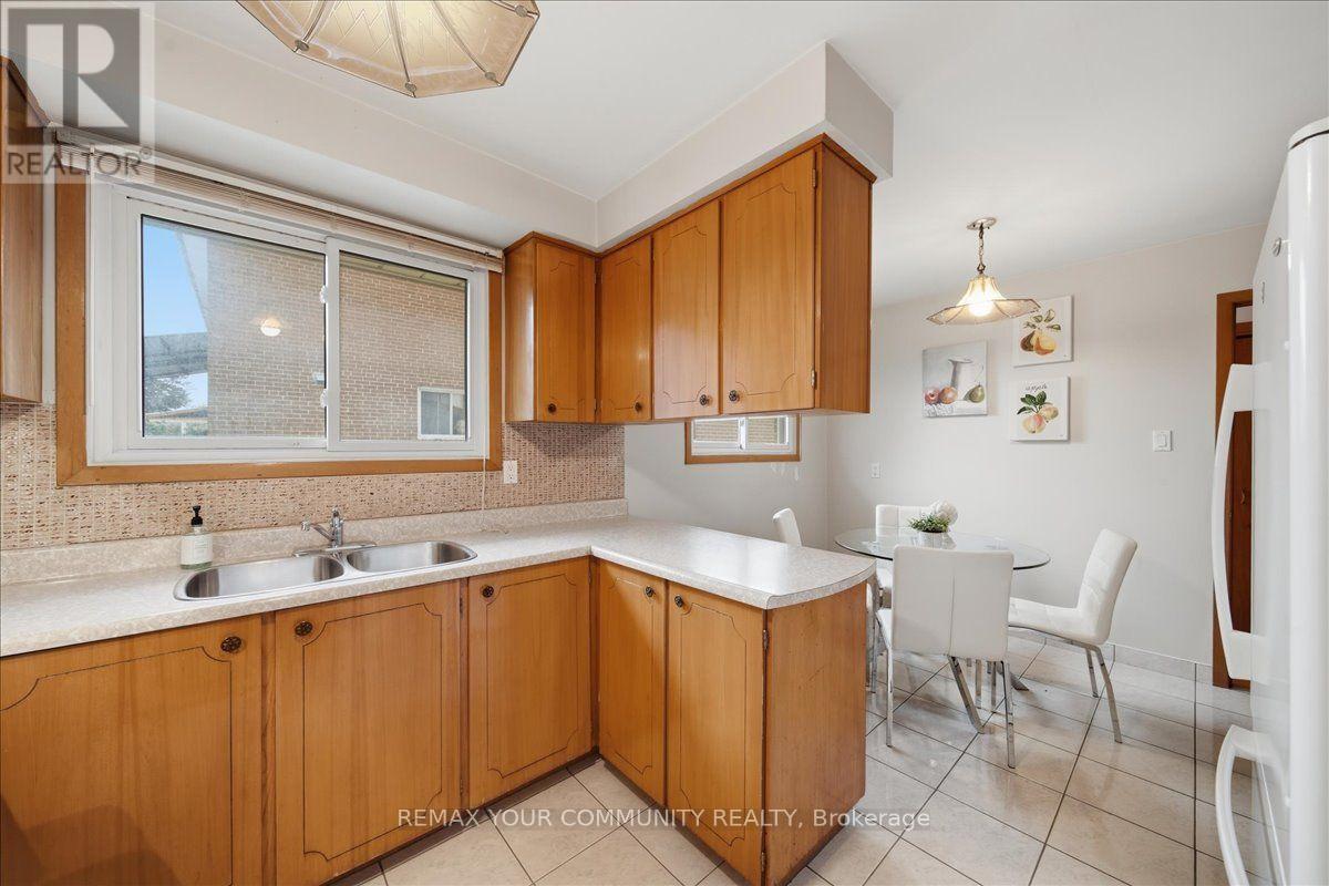9 HISEY CRESCENT - 10