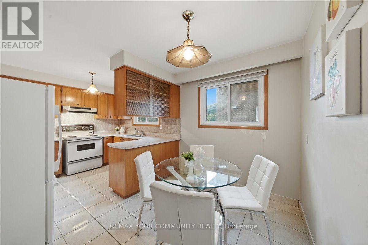 9 HISEY CRESCENT - 12