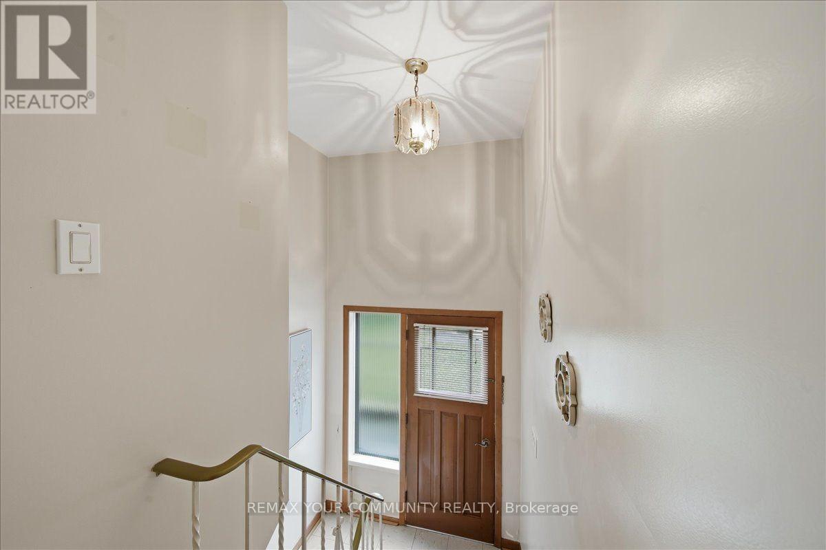 9 HISEY CRESCENT - 13
