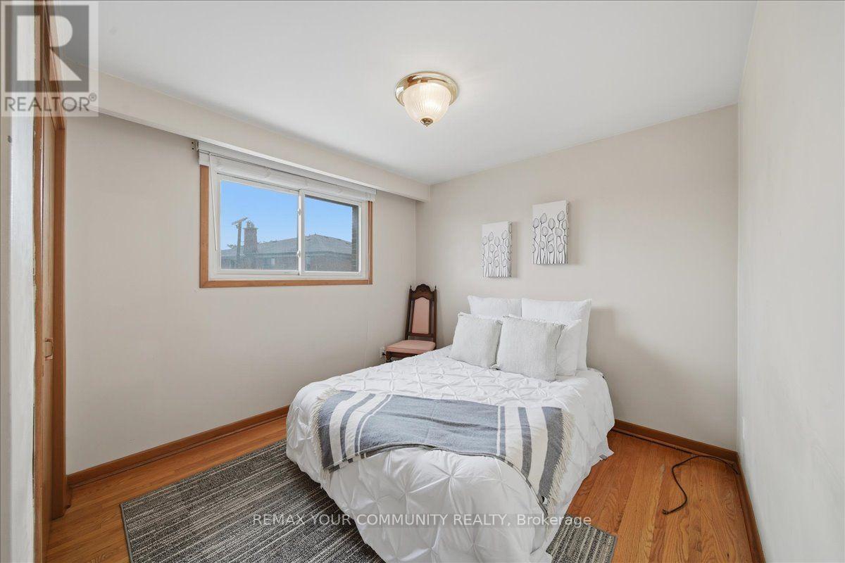 9 HISEY CRESCENT - 16