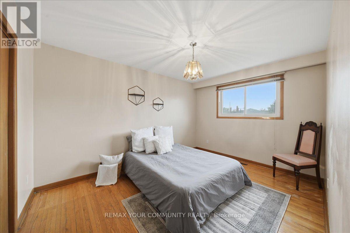 9 HISEY CRESCENT - 18