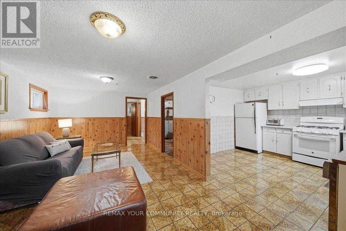 9 HISEY CRESCENT - 26