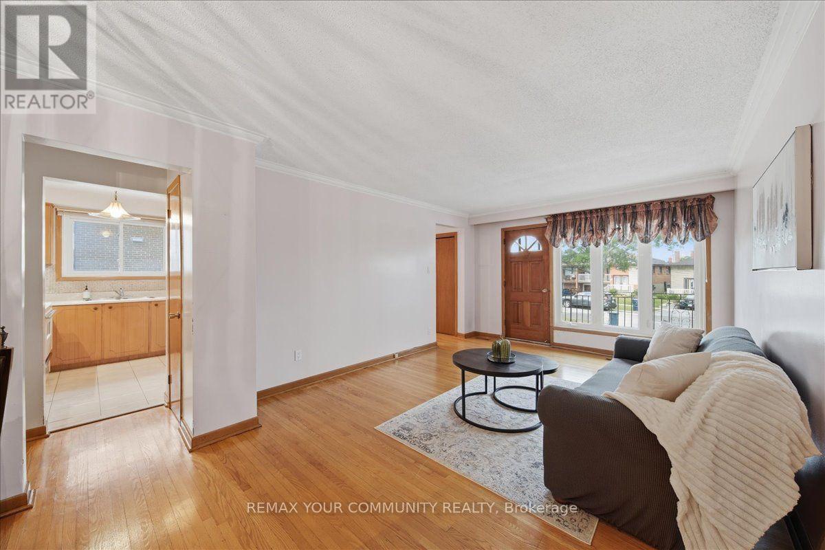 9 HISEY CRESCENT - 7