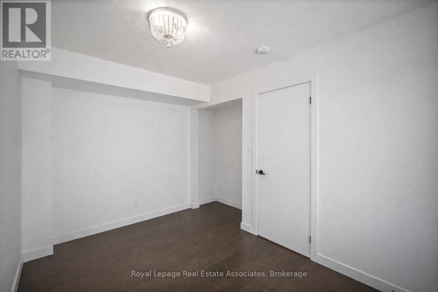 #40 2059 WESTON ROAD - 17