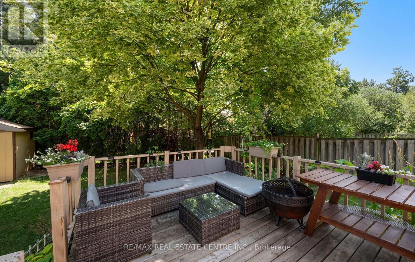 4 ECCLESTONE DRIVE - 39