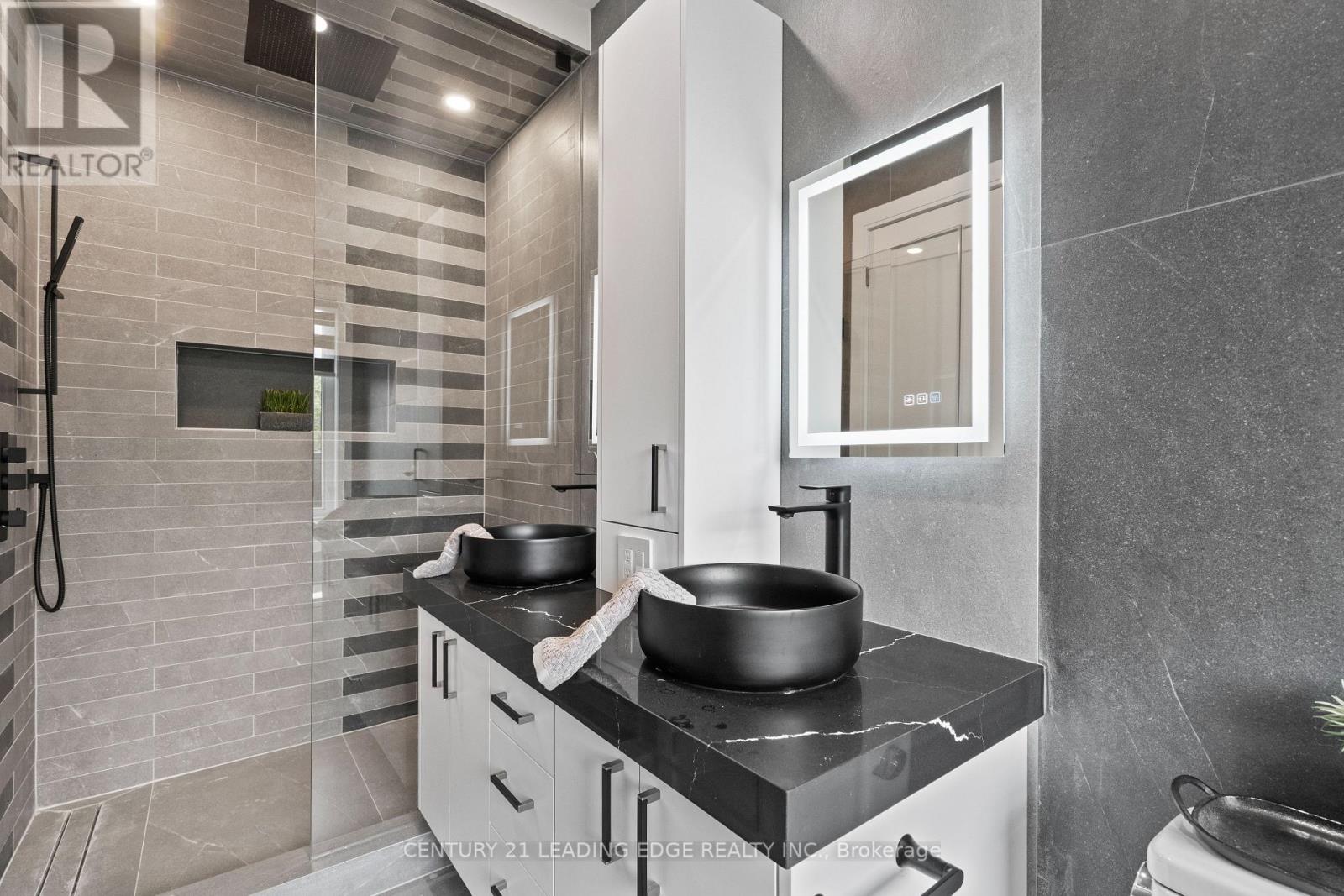 147 DURANT AVENUE - 22