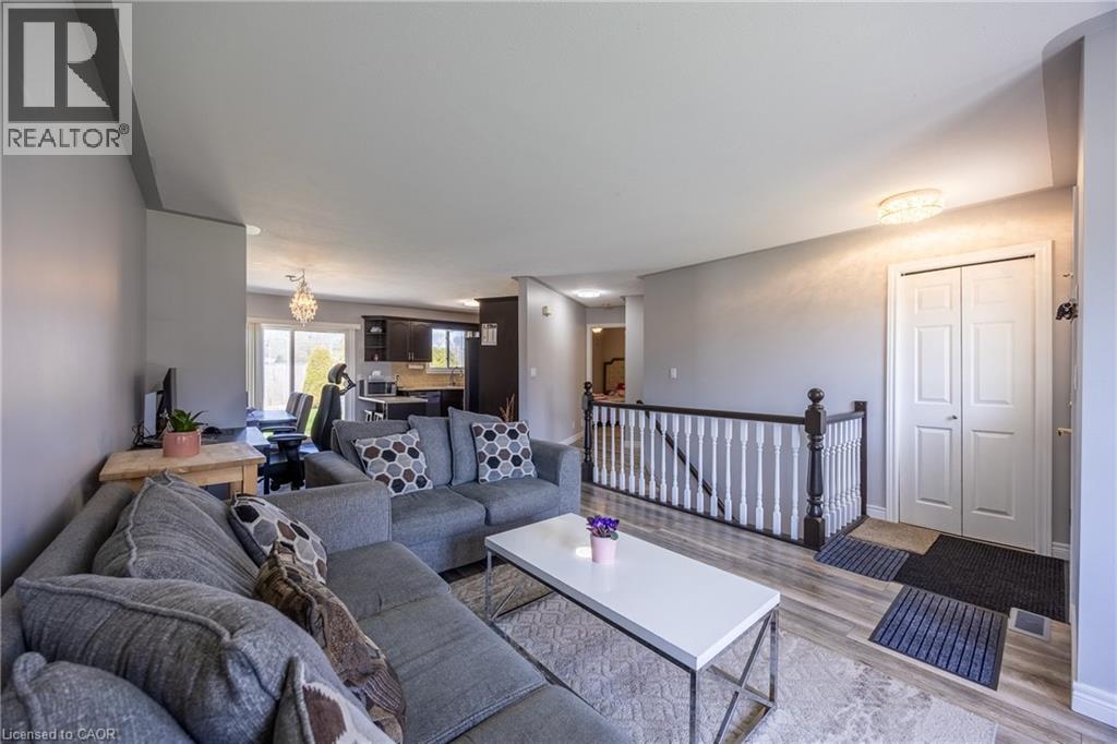 44 GEOFFERY Road - 4