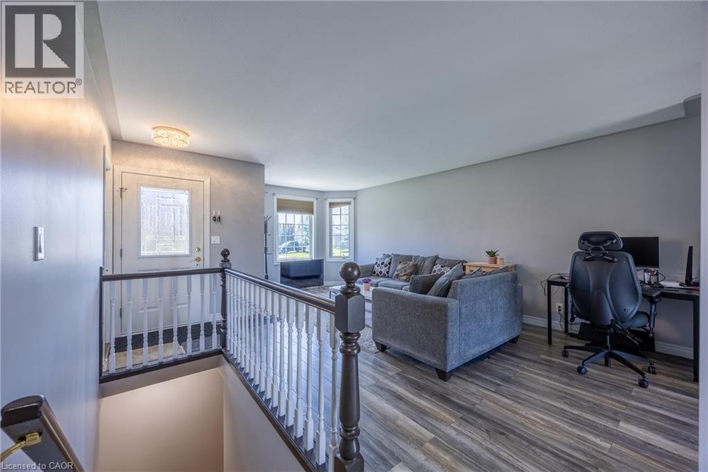 44 GEOFFERY Road - Image 5