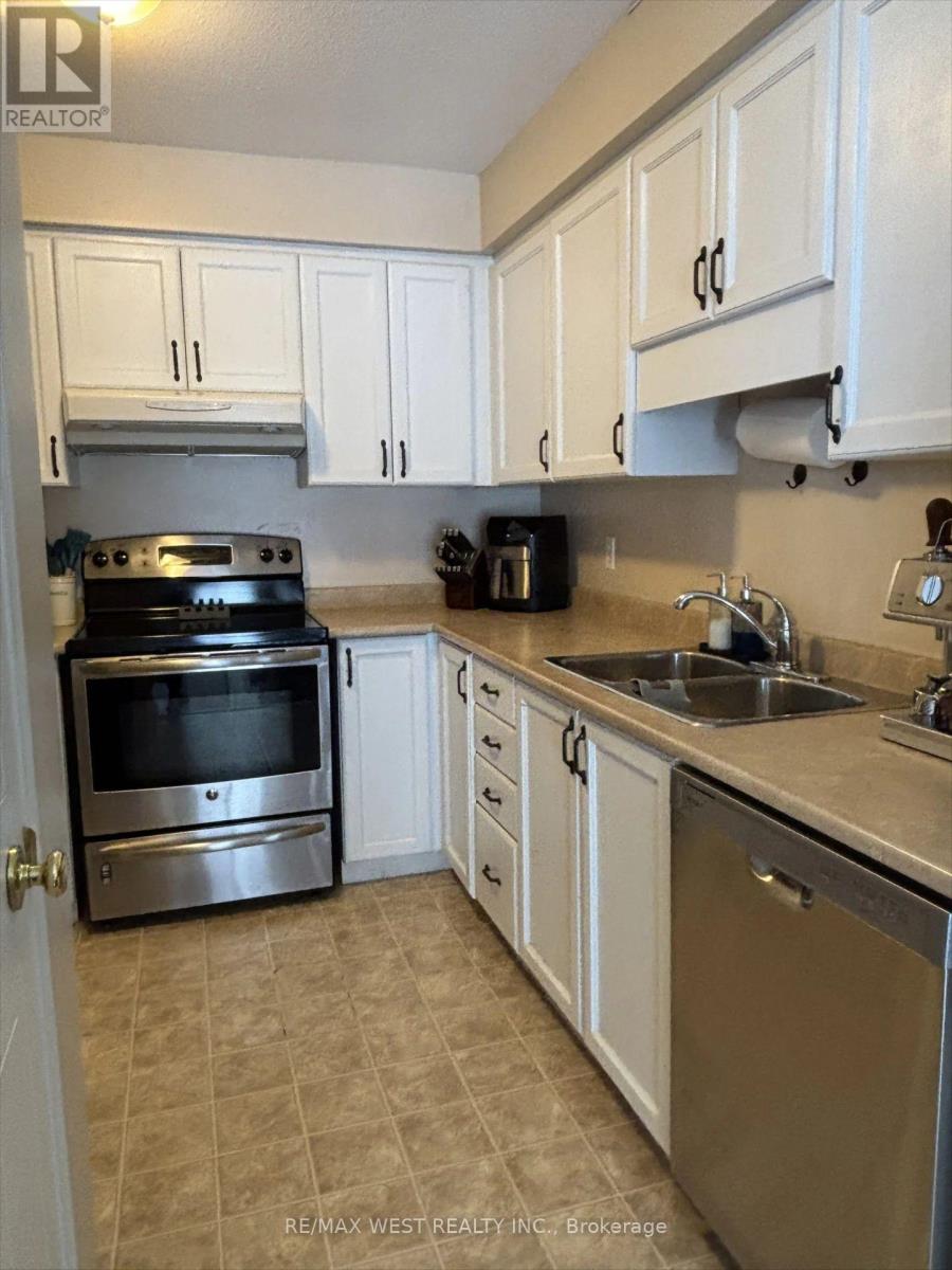 645B BASSWOOD STREET — photo 3