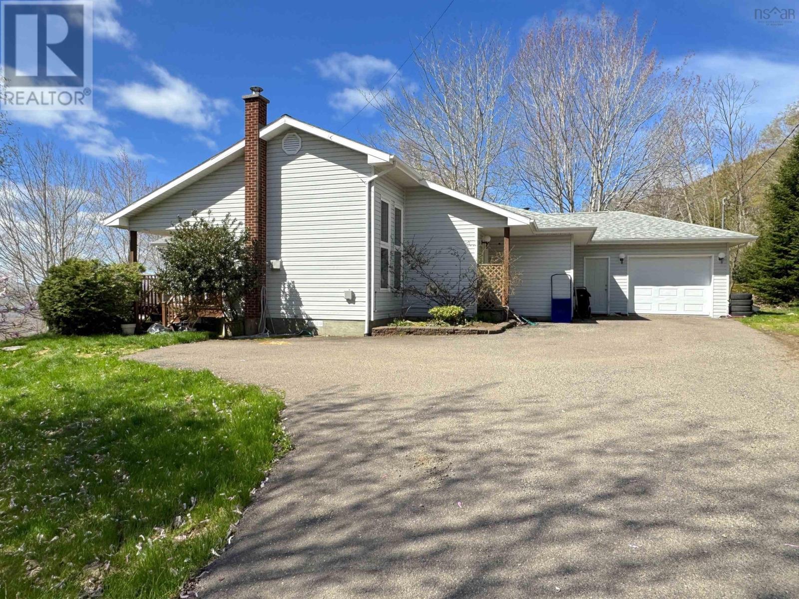 10797 Highway 105