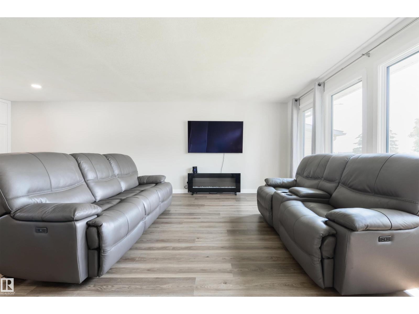 4614 53 ave - 11