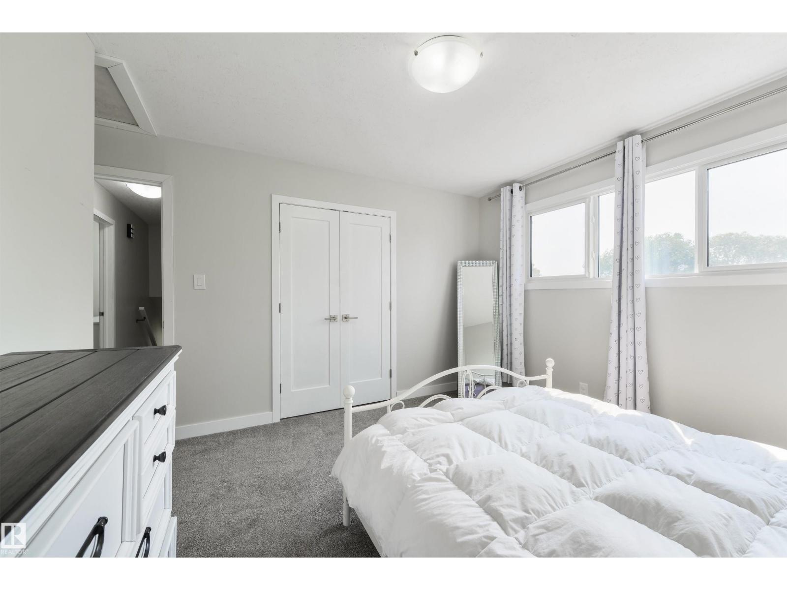 4614 53 ave - 30