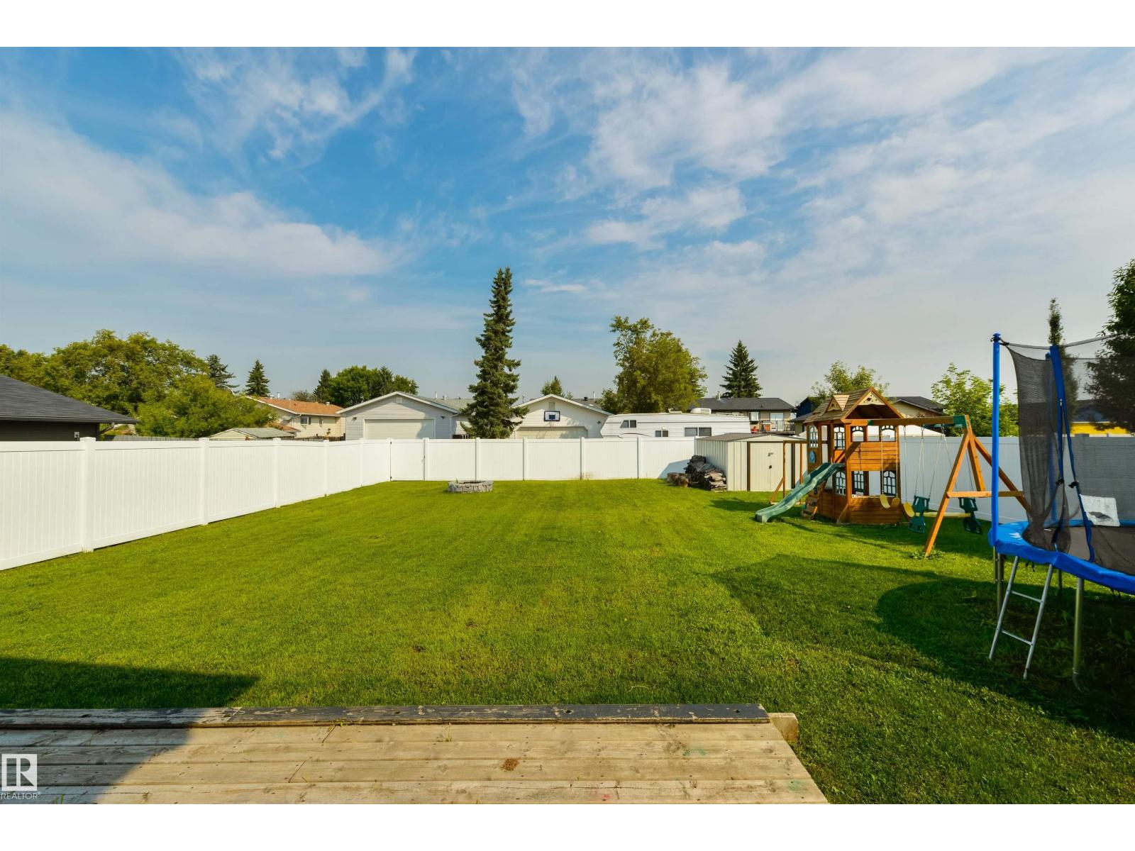 4614 53 ave - 39