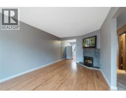 834 Holly Hill Rd, Nanaimo, BC V9R5T1 Photo 13