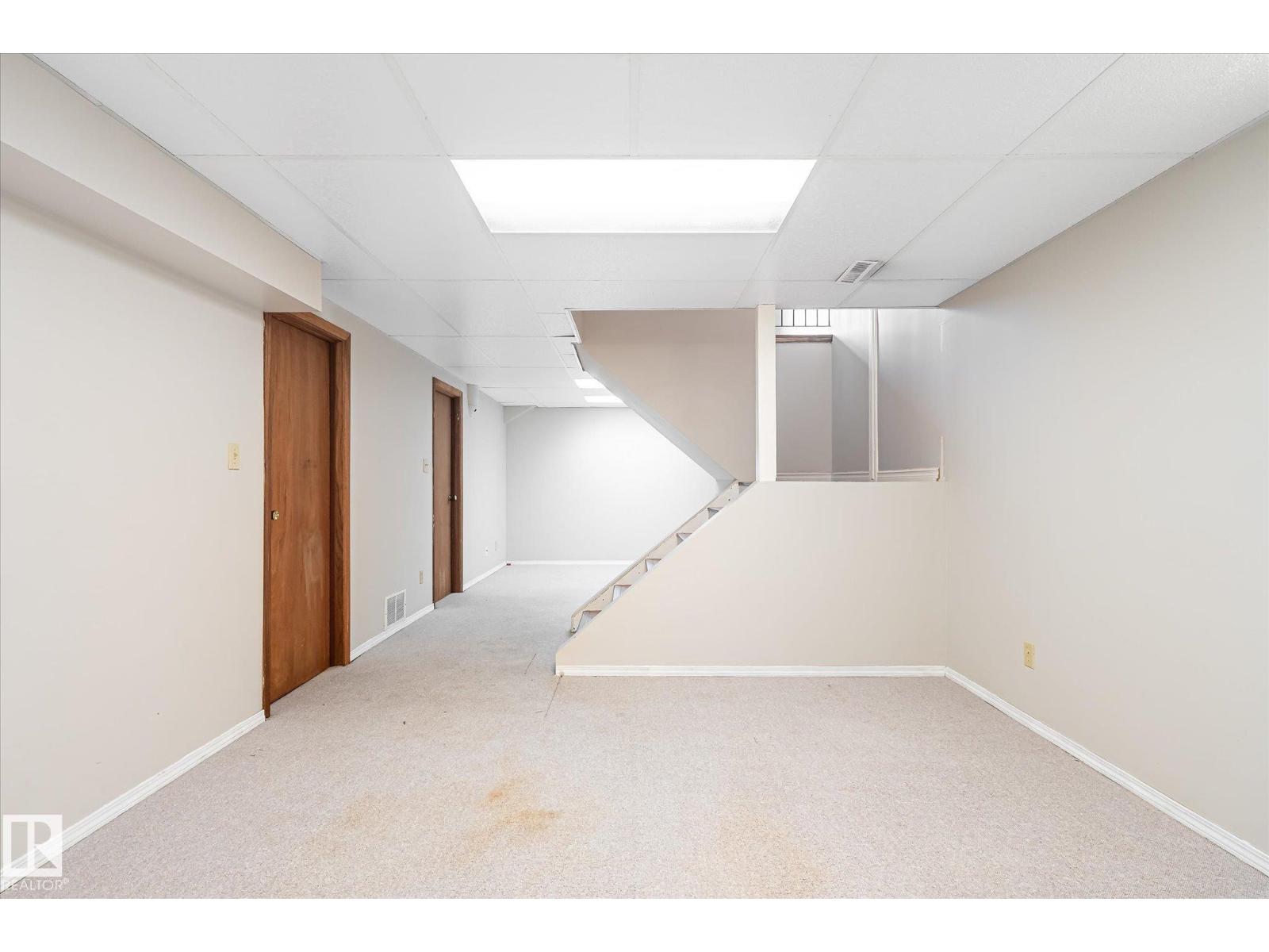 17911 77 AV NW - 31
