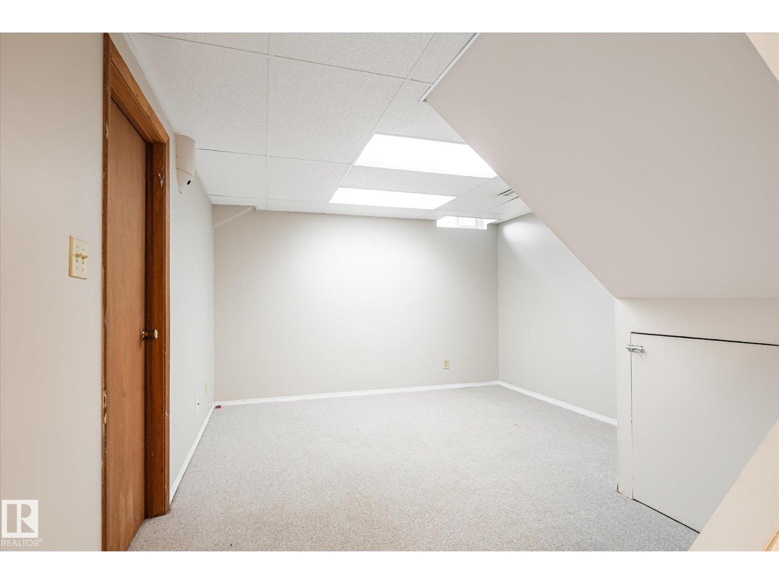 17911 77 Avenue NW - Photo 32