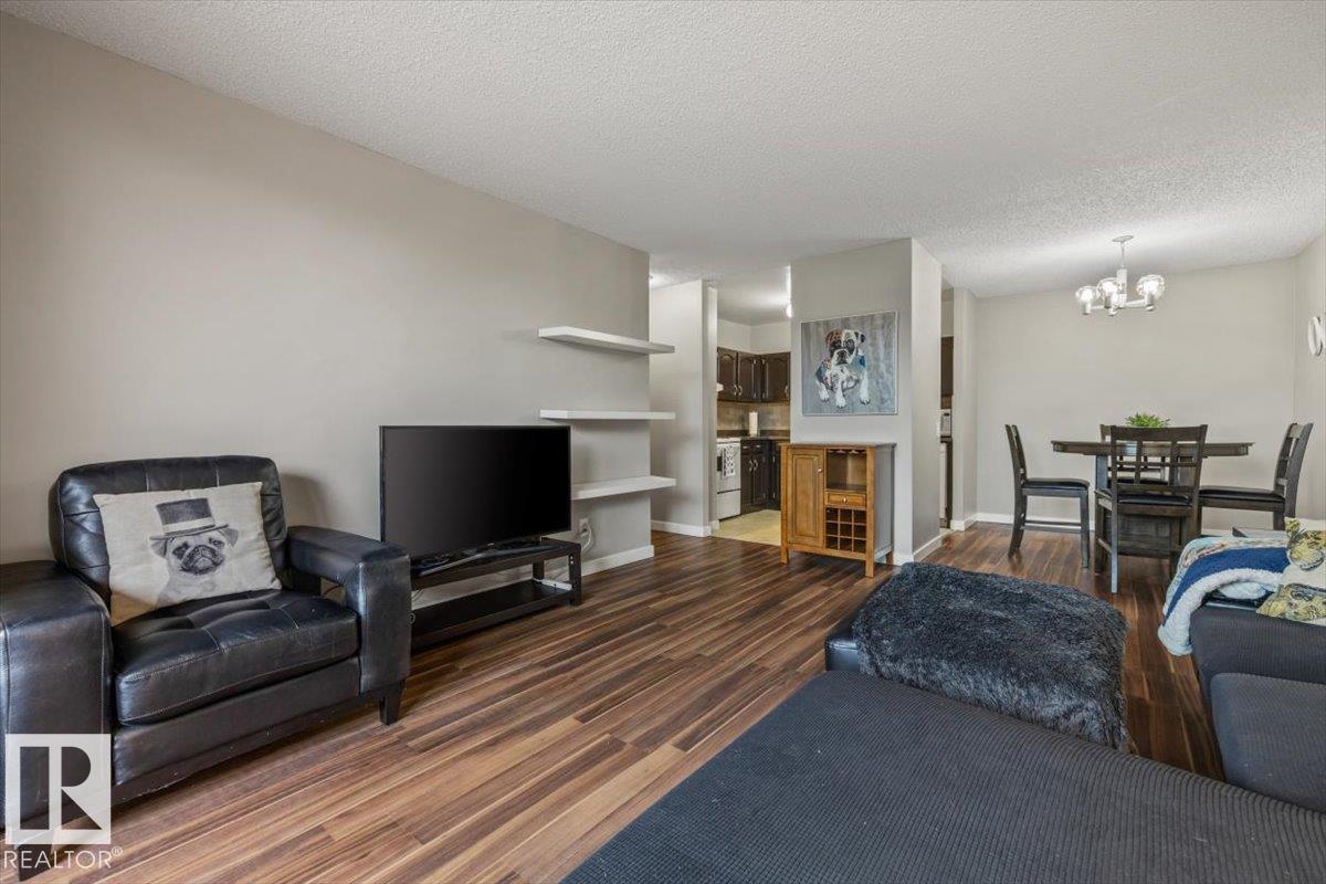 #305 – 10175 109 Street NW, Downtown (Edmonton) — photo 5 of 30: Property photo