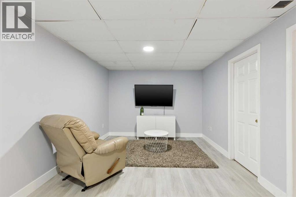 2291 Flanders Avenue Southwest - Photo 25