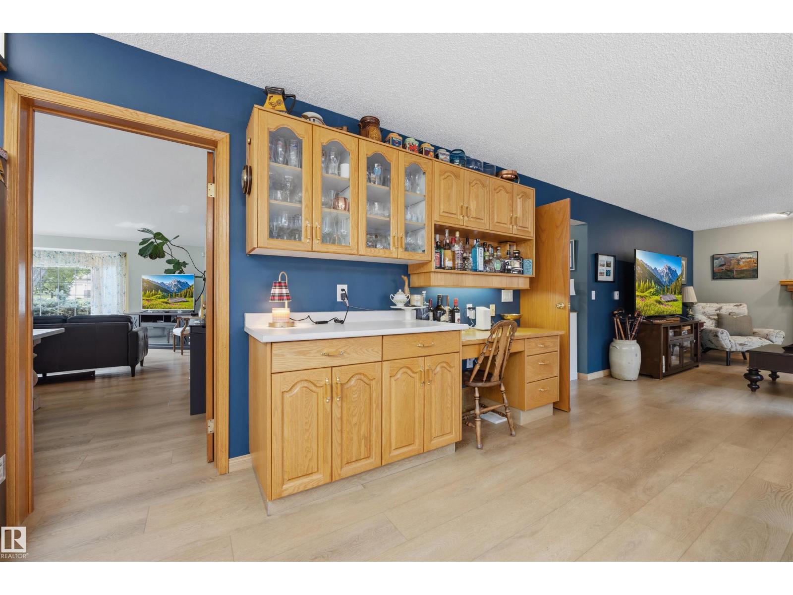 20 CHARLTON Crescent - Photo 13