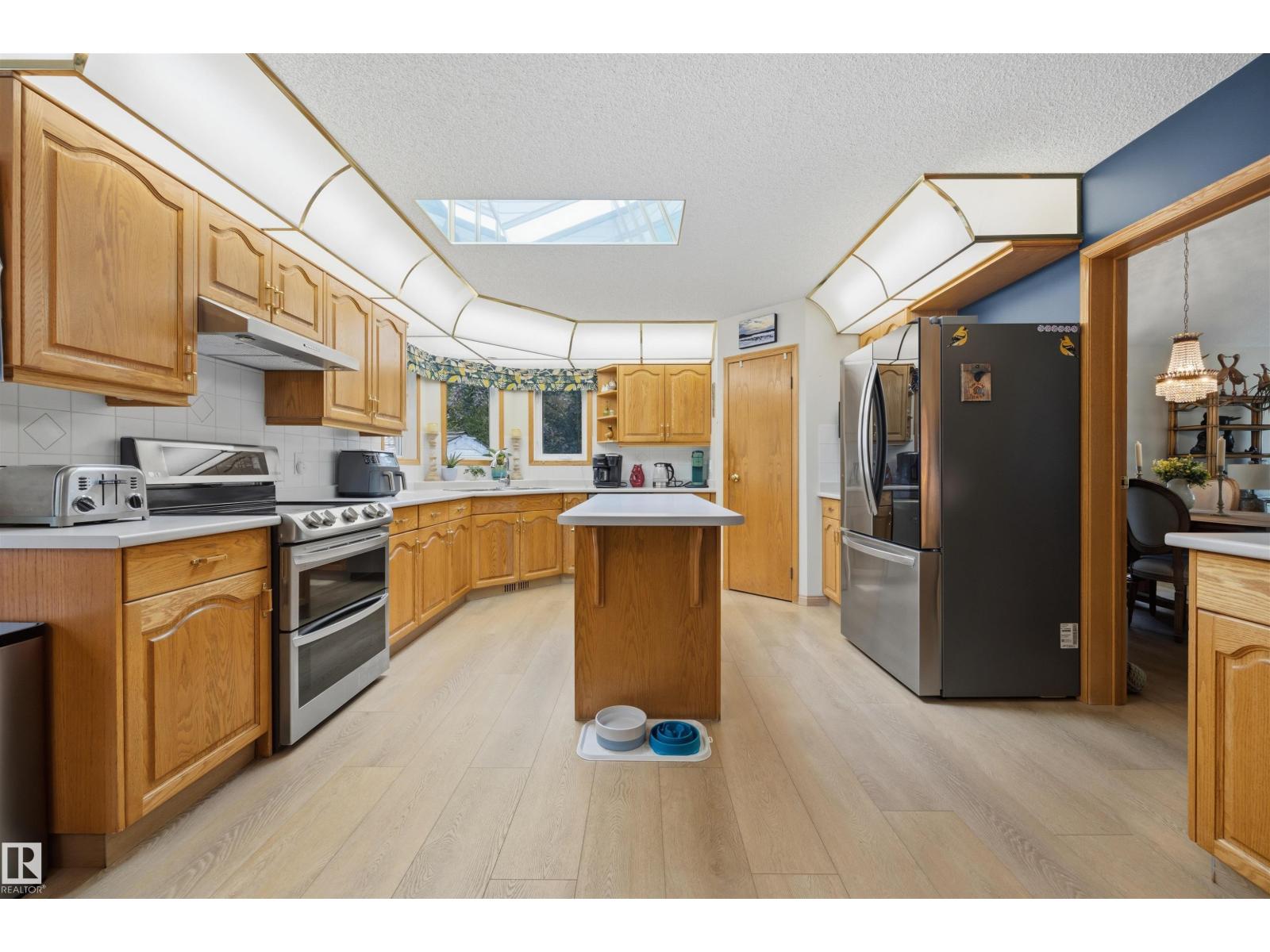 20 CHARLTON Crescent - Photo 7