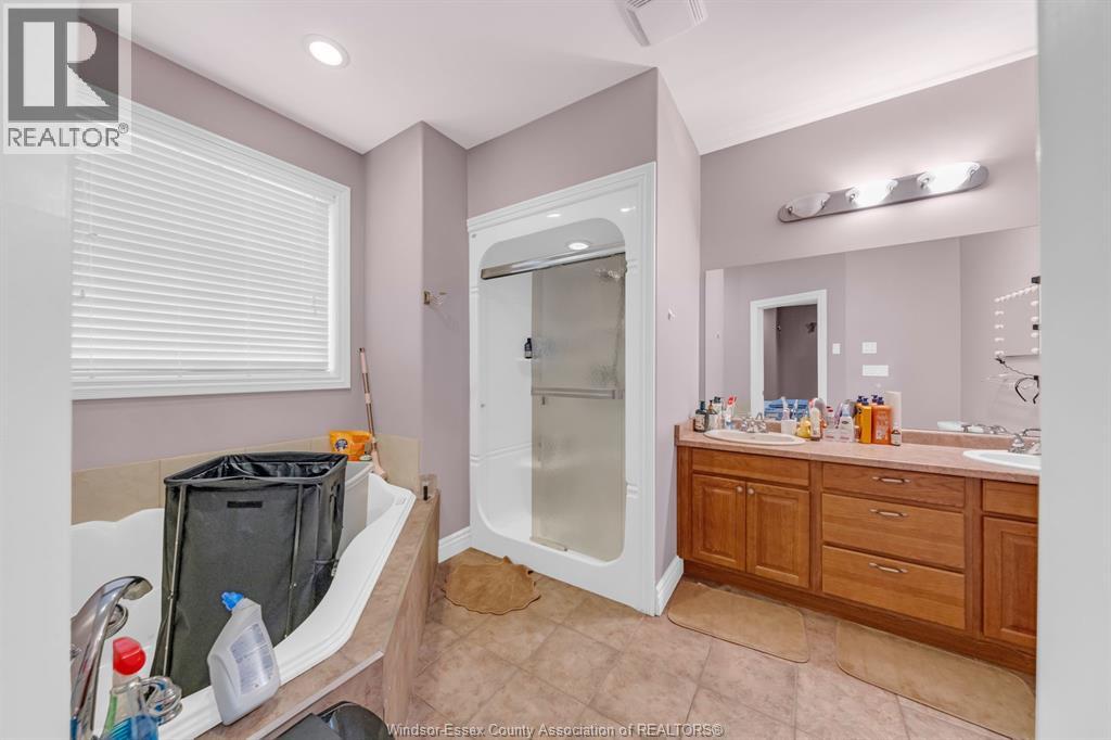 77 Whelan DRIVE - Image 24