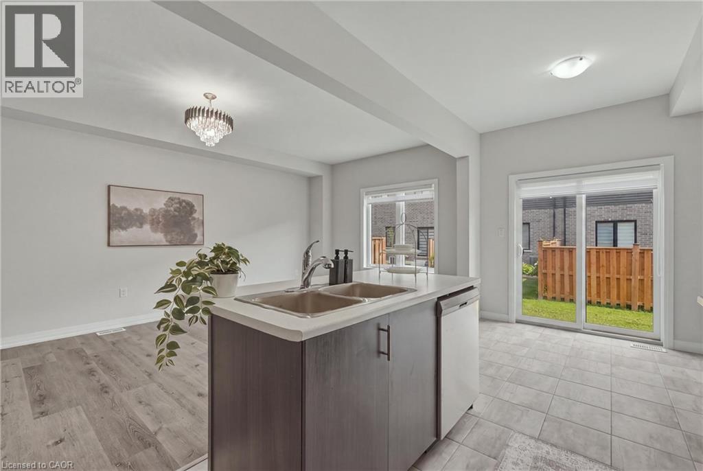#27 520 GREY Street - Image 7
