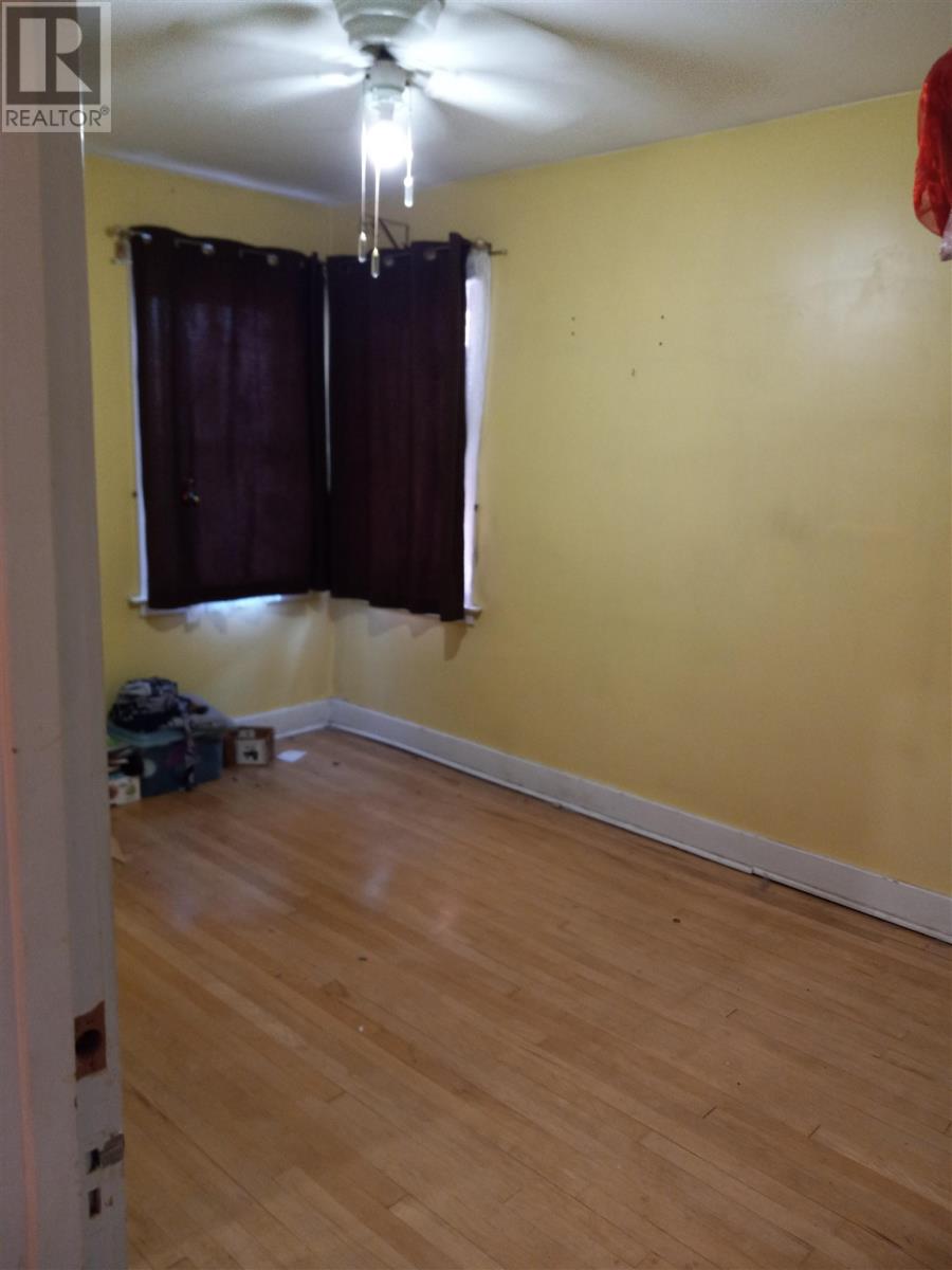 194 Wellington ST E - Image 15