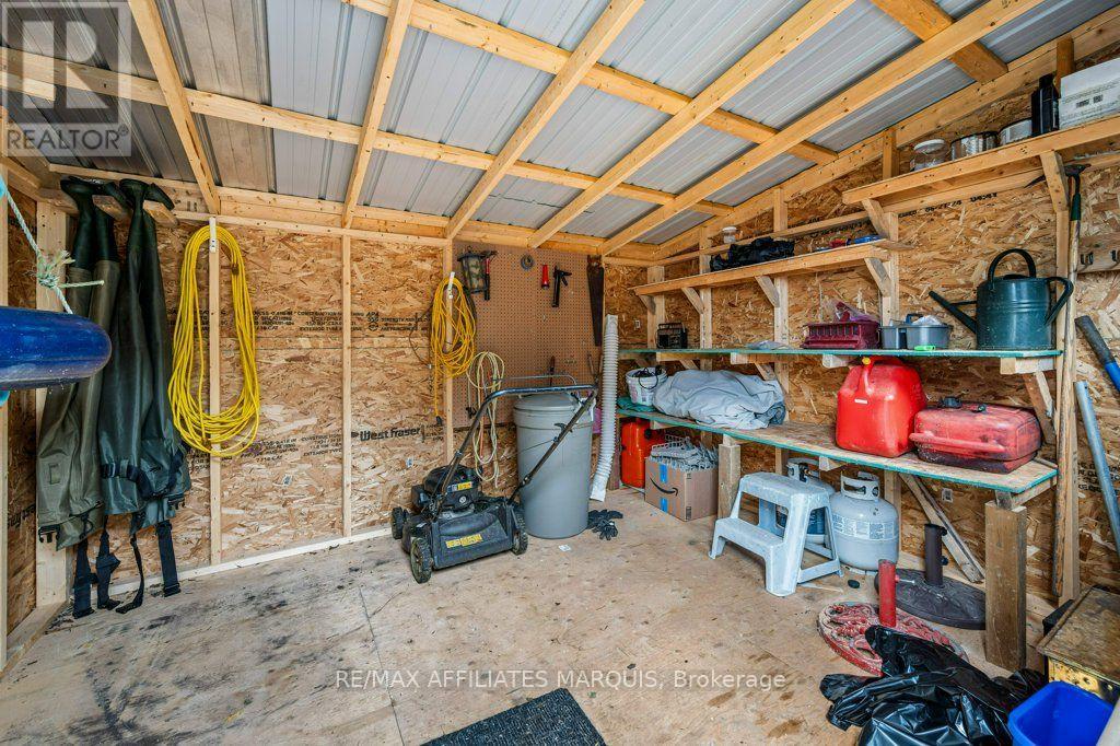 330 FORGOTTEN LANE - Image 35