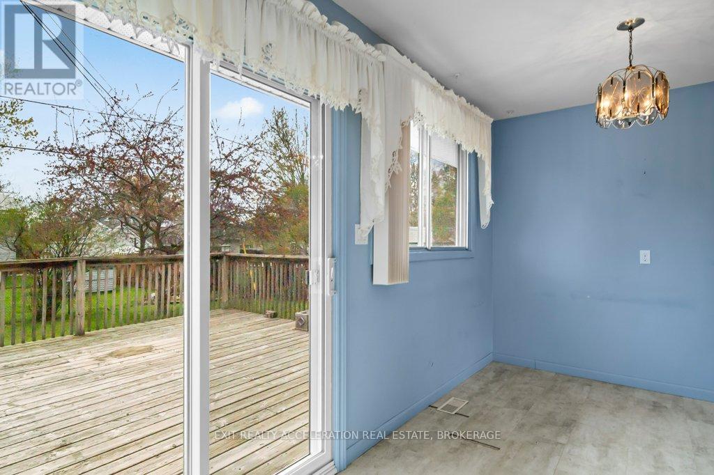 116 SHERWOOD AVENUE - 16